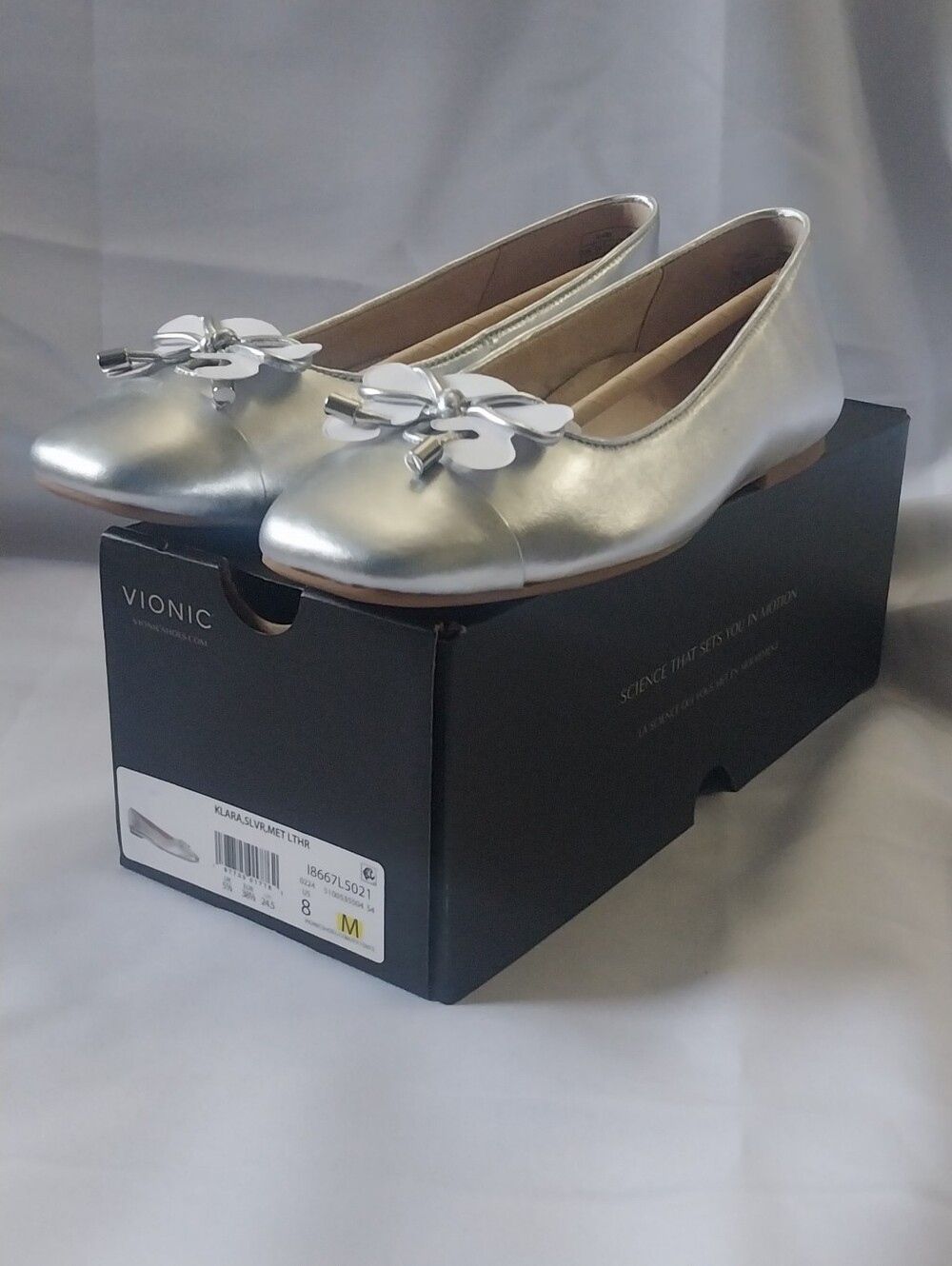 Vionic Silver Metallic Ballet Flats with Decorative Bow - Picture 5 of 6